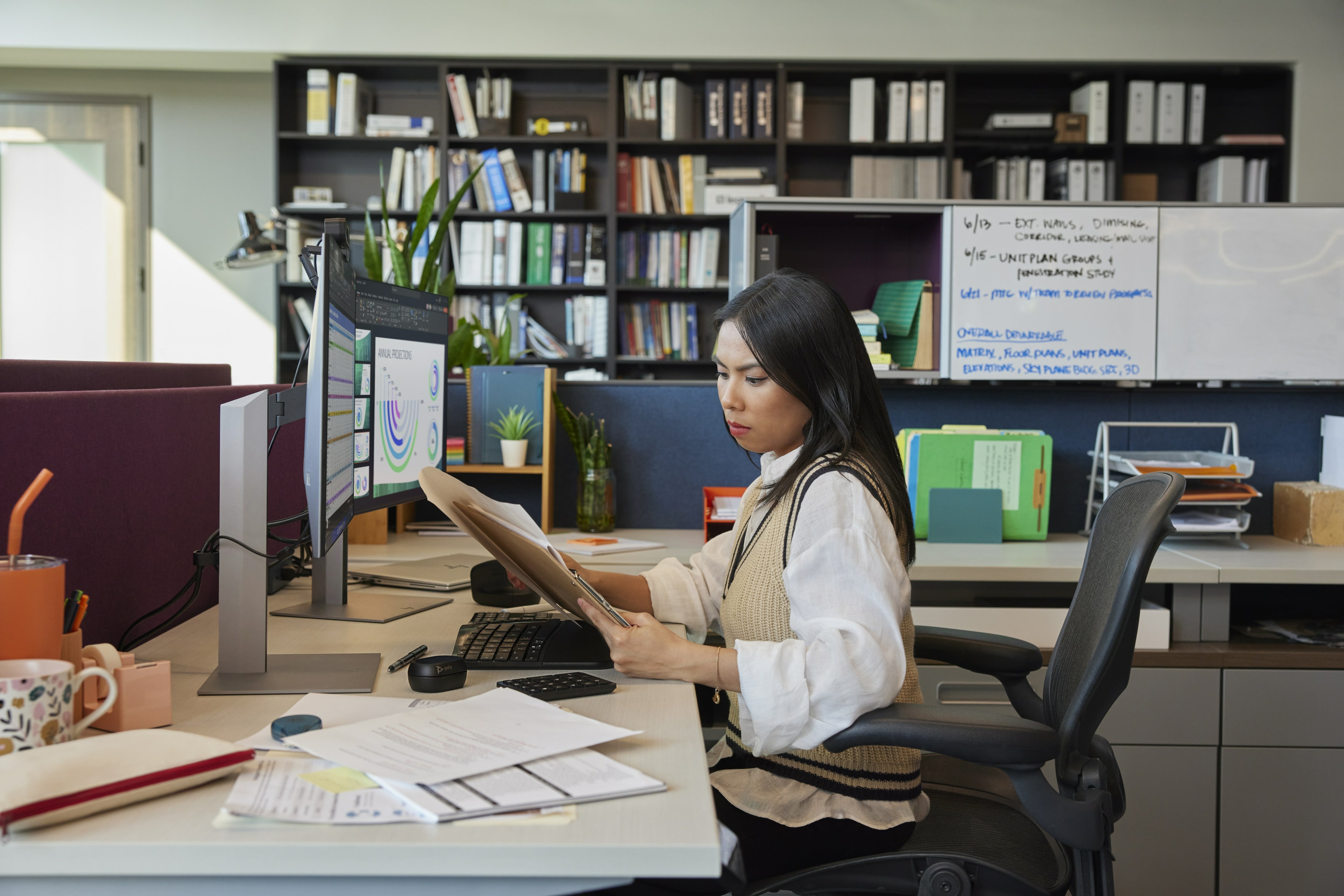 HP Écran WUXGA 24 pouces Série 7 Pro - 724pn 8X534AA#ABB