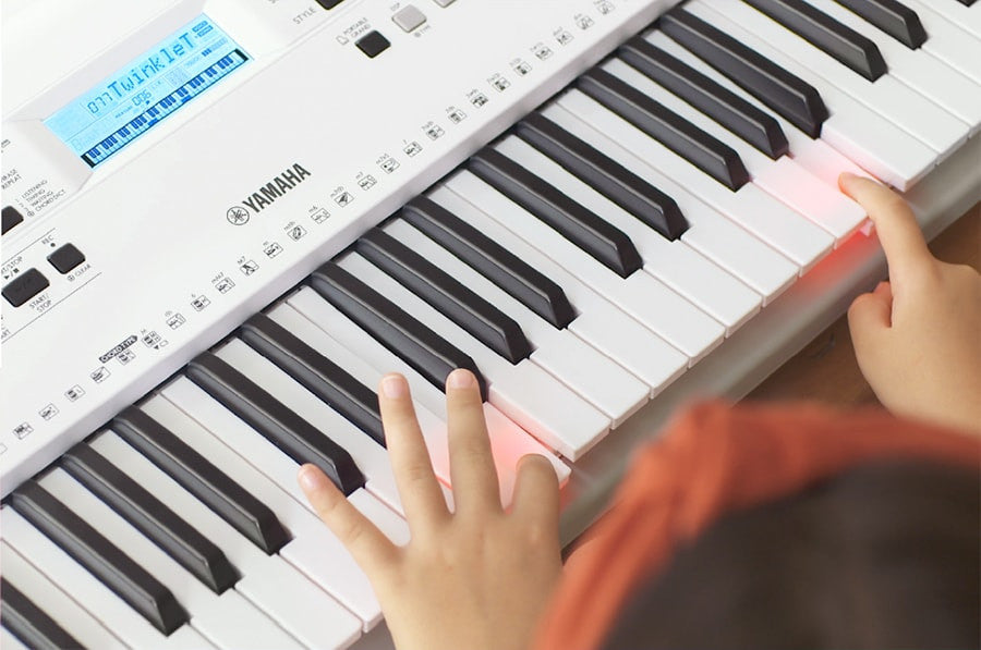 YAMAHA Piano numérique portable (noir) EZ-300